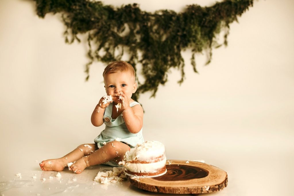 charlotte-childrens-photography-boy-cakesmash