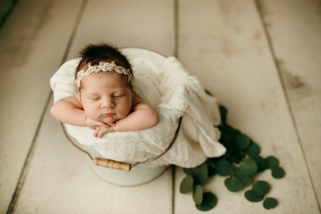 charlotte-newborn-photography-baby-girl-bucket