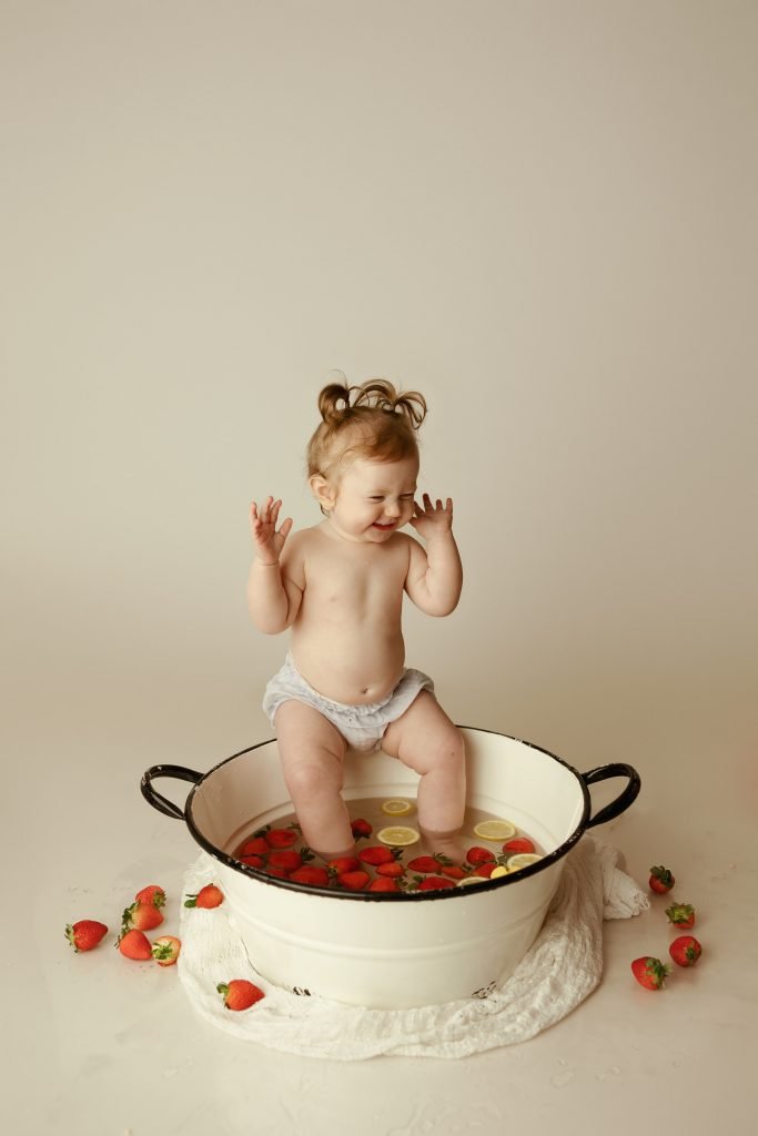One year cake smash bubble bath photography